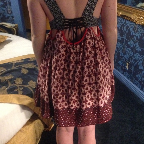 Lulus Navy Blue and Red Floral Print Dress NWT - Picture 6 of 10